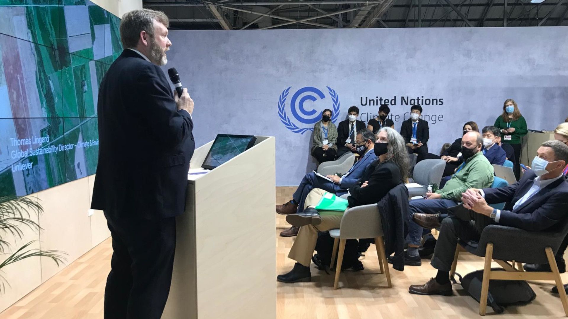 Thomas Lingard, Birleşmiş Milletler İklim Değişikliği Konferansında konuşuyor.